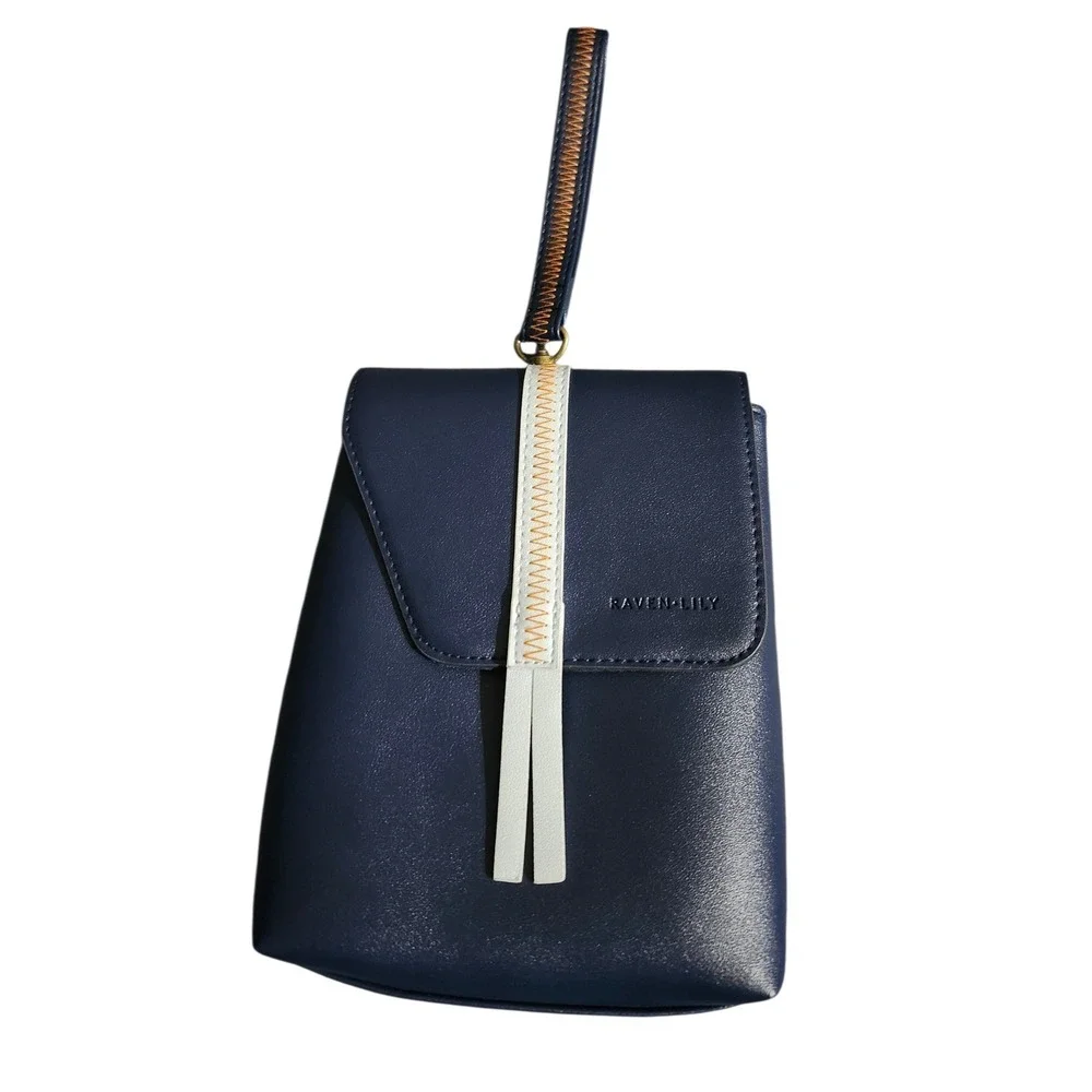 Raven Lily American‎ Airlines Flagship Amenity Kit Pouch Eye Mask Socks